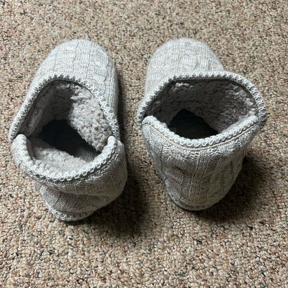 Muk Luks women’s slippers - Picture 2 of 4
